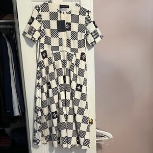 Black and White Patterned Short-Sleeve Dress - Women's